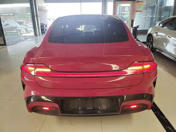 Xiaomi SU7 2025