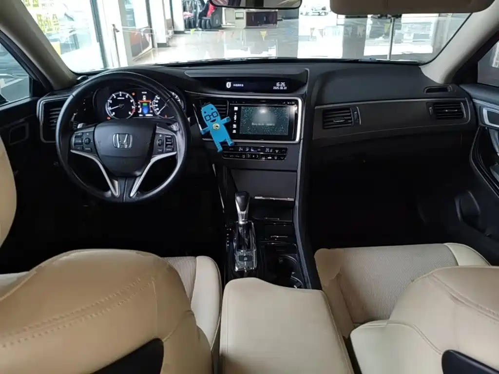 Honda Spirior 2016 — фото 10