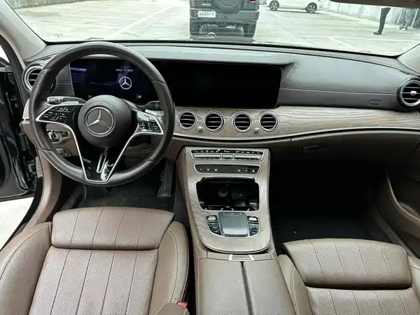 Mercedes-Benz E-Class 2023