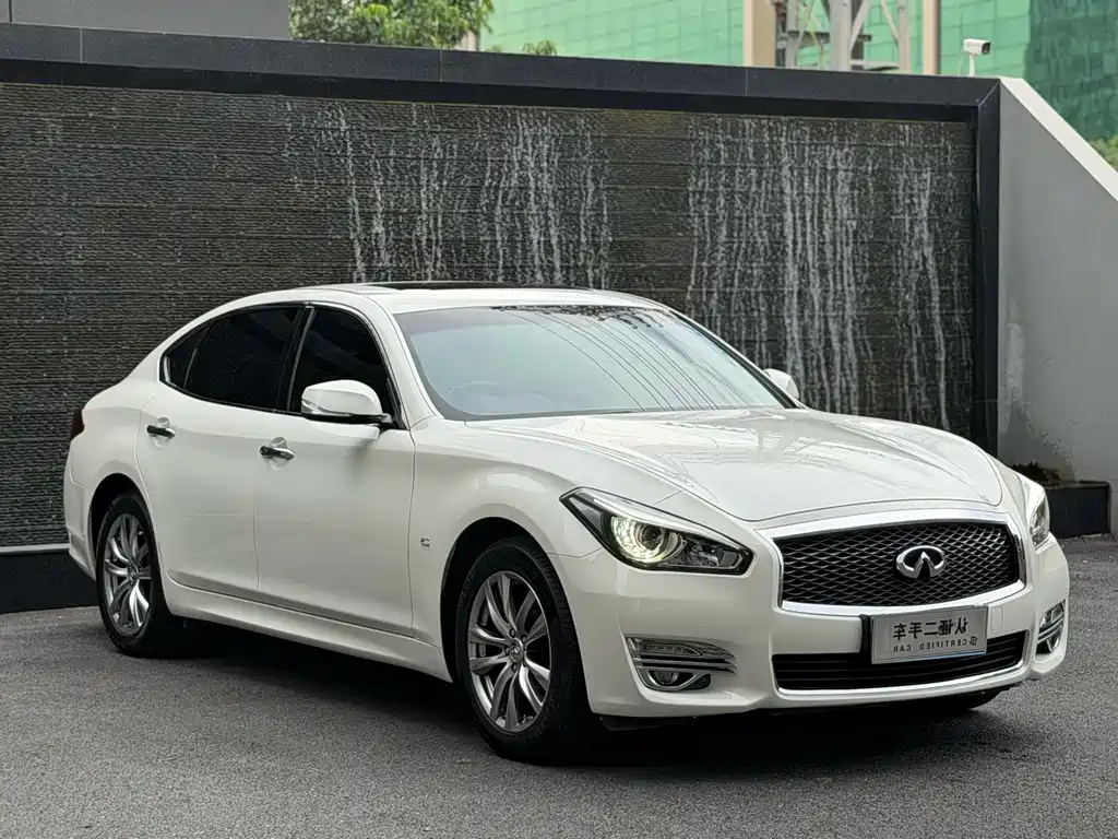 Infiniti Q70 2018 — фото 3