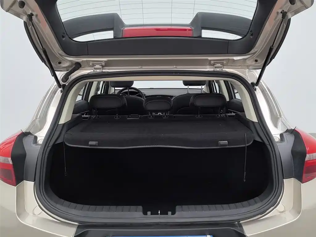 Geely Emgrand GS 2018 — фото 16