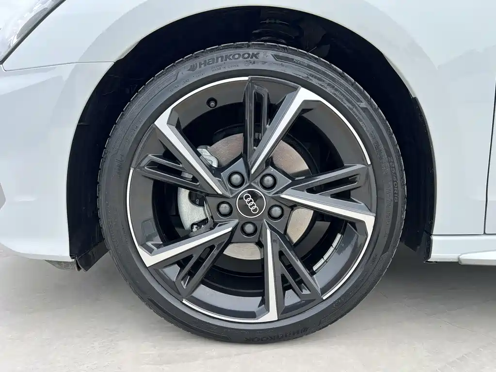 Audi A3 2023 — фото 18