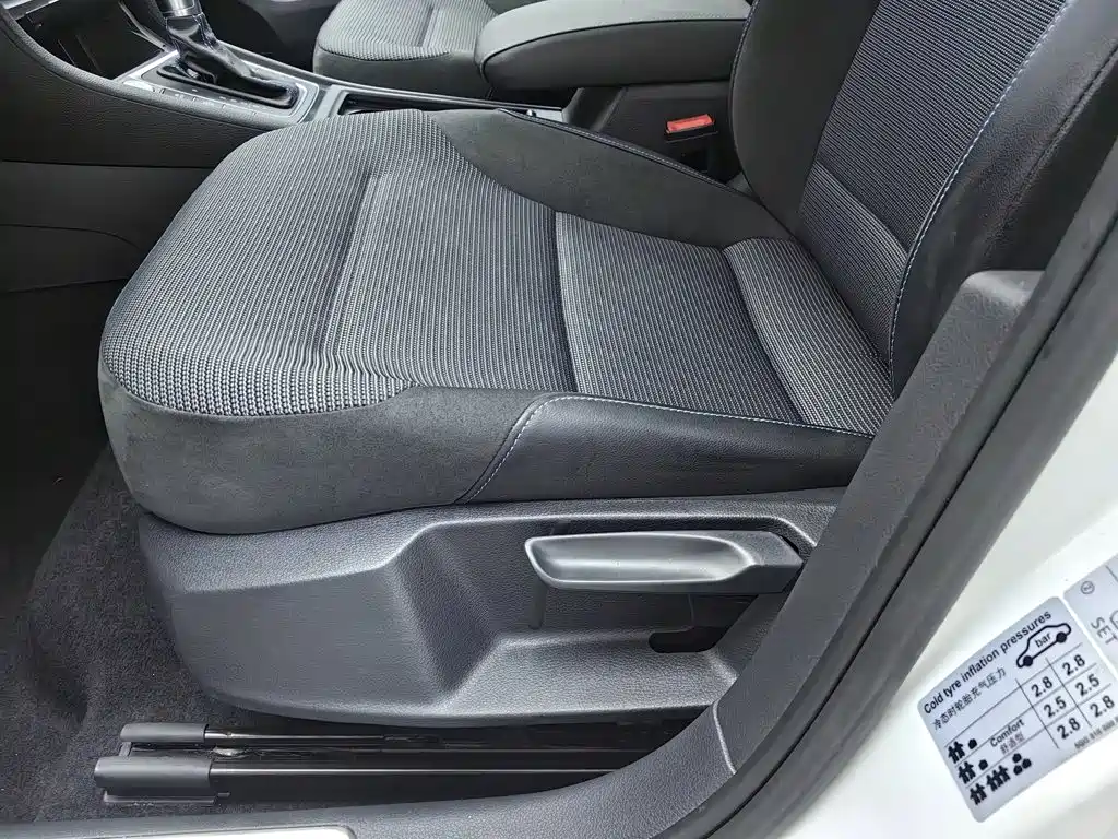 Volkswagen Golf Pure Electric 2020 — фото 20