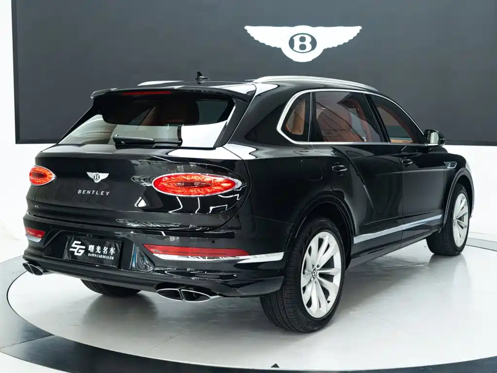 Bentley Bentayga 2025 — фото 4