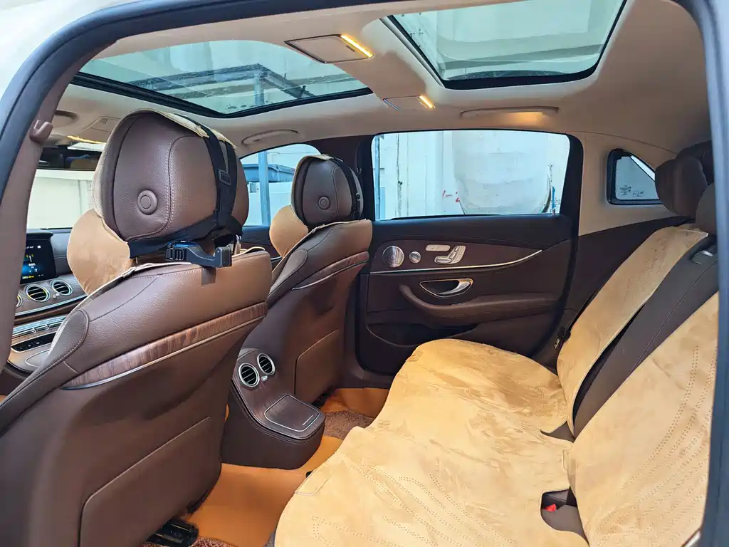 Mercedes-Benz E-Class 2020 — фото 15