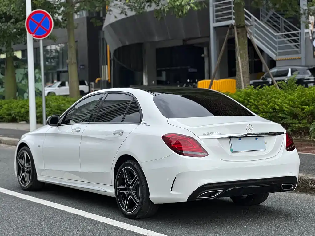 Mercedes-Benz C-Class 2020 — фото 4