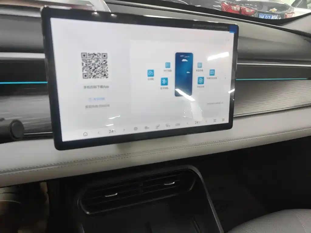 BYD Seal 05 DM-i 2025 — фото 13