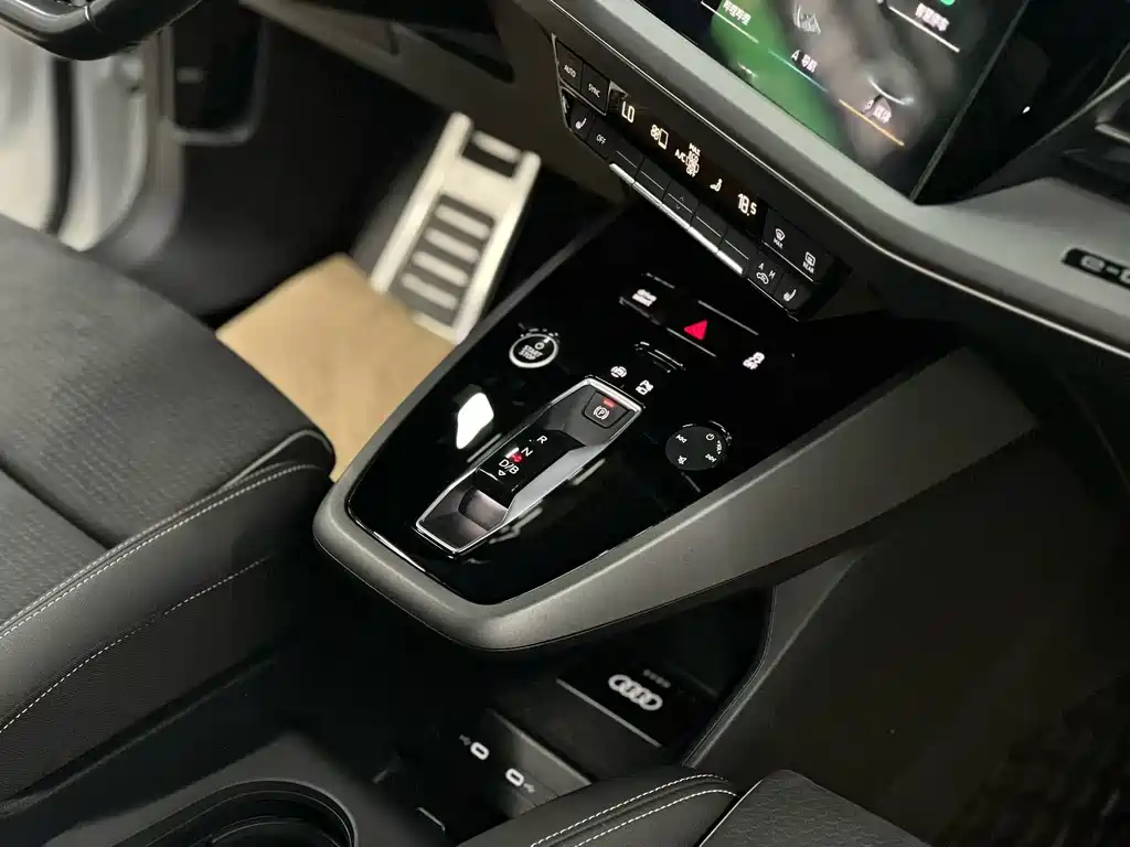 Audi Q5 e-tron 2024 — фото 6