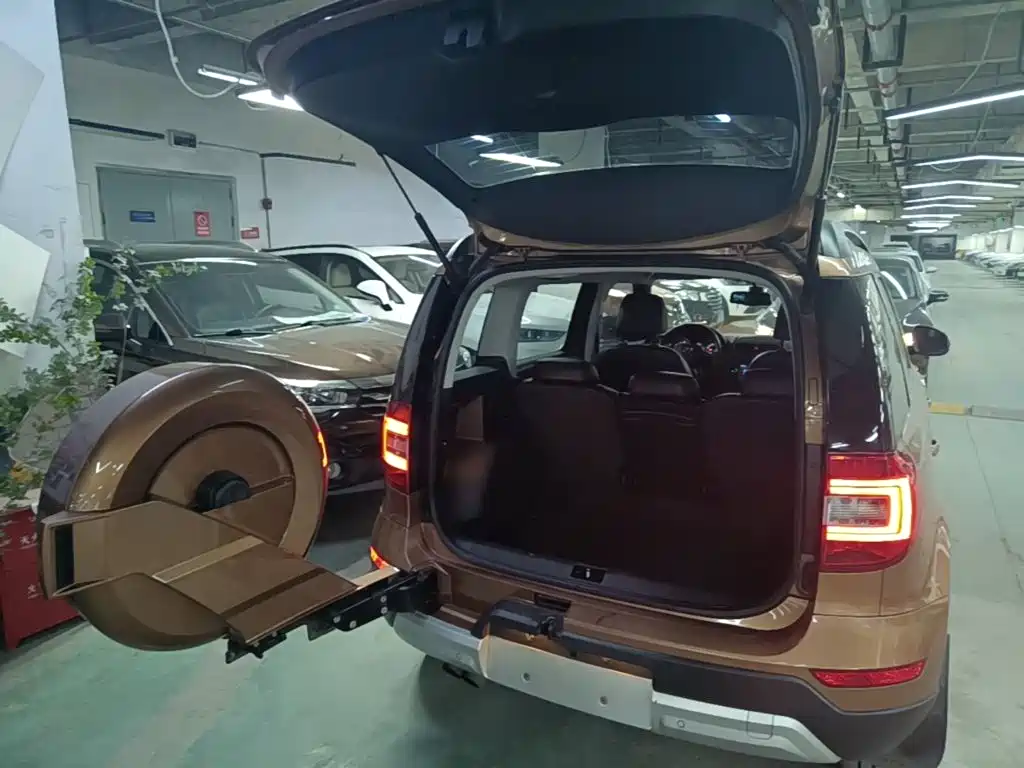 Skoda Yeti 2014 — фото 19