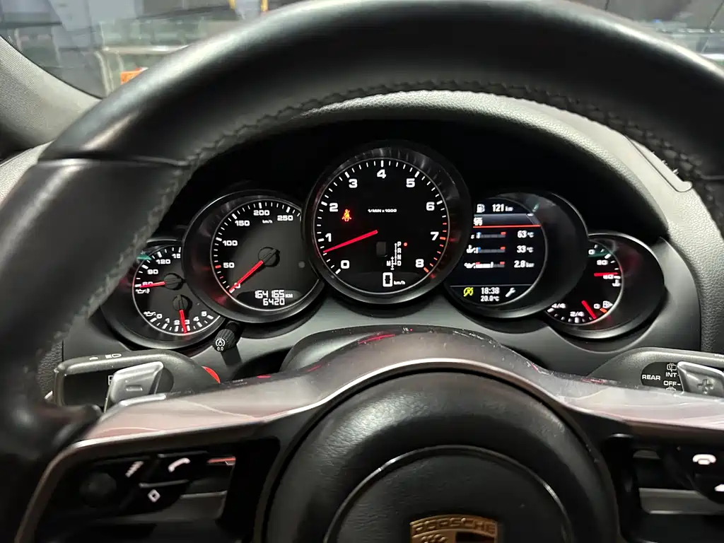 Porsche Cayenne 2016 — фото 11