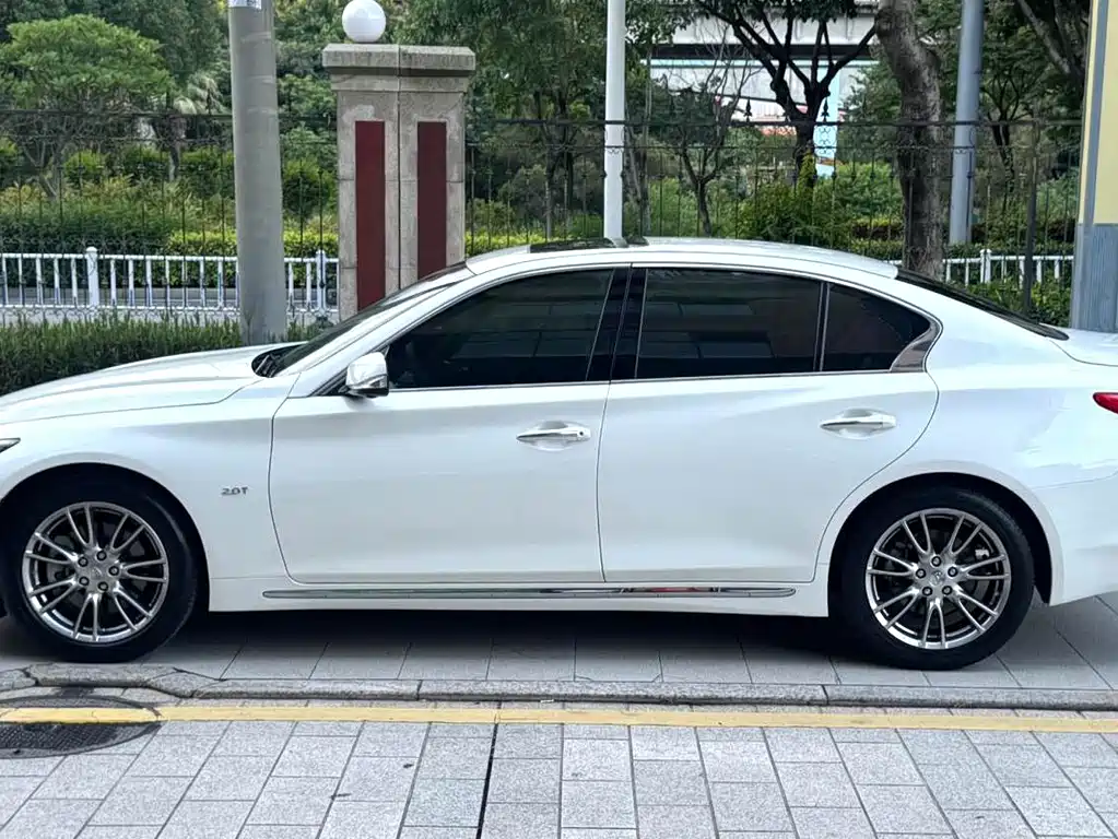 Infiniti Q50L 2015 — фото 7