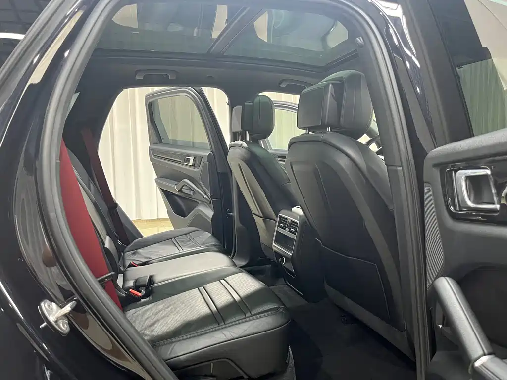 Porsche Cayenne 2019 — фото 12