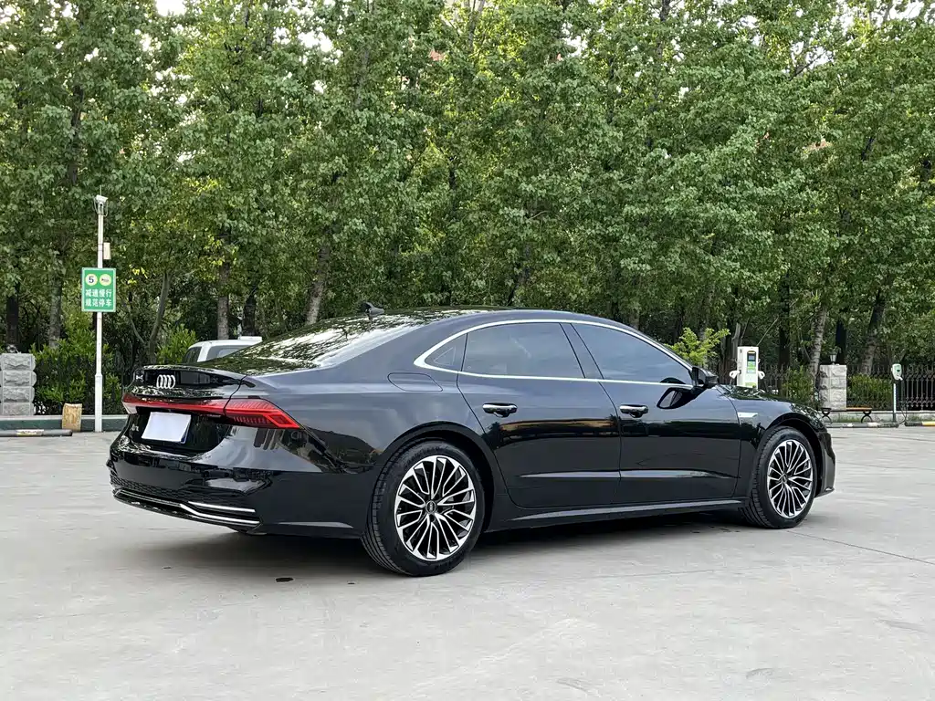Audi A7L 2024 — фото 16