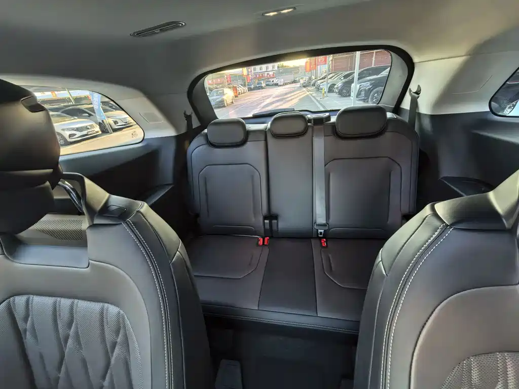 Ford Edge 2025 — фото 16