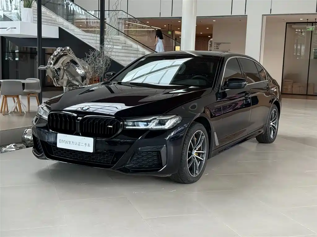 BMW 5 Series 2021 — фото 1