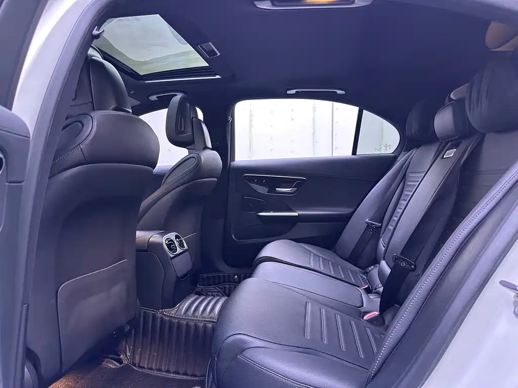 Mercedes-Benz C-Class 2022 — фото 9