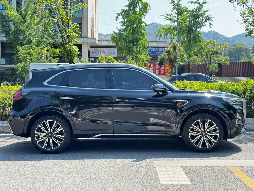 Hongqi HS5 2024 — фото 28