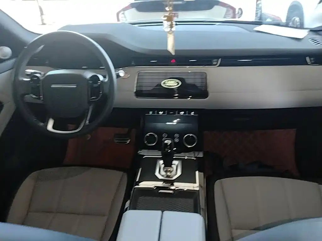 Land Rover Evoque 2020 — фото 10