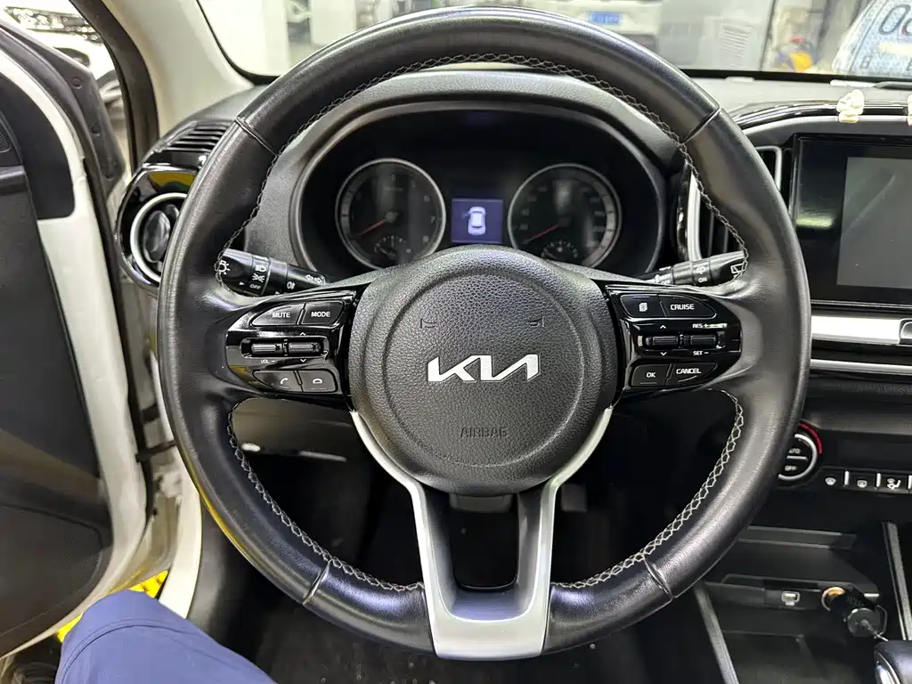 Kia KX1 2022 — фото 9