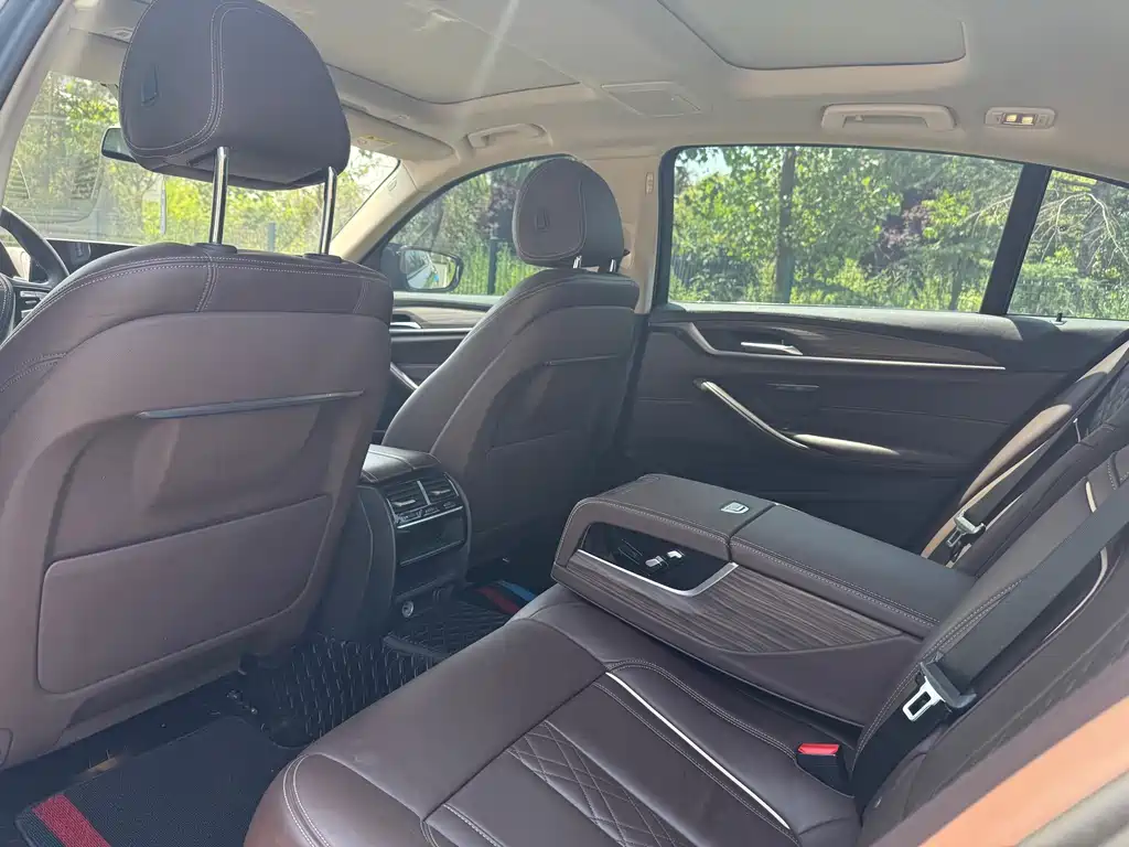BMW 5 Series 2019