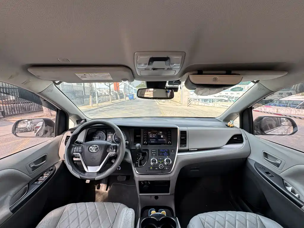 Toyota Sienna 2019