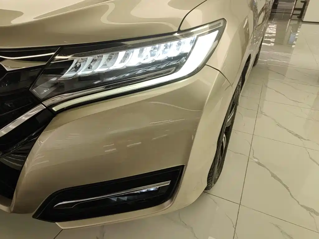 Honda UR-V 2017 — фото 24