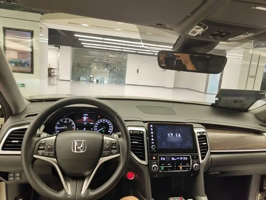 Honda UR-V 2017 — фото 10