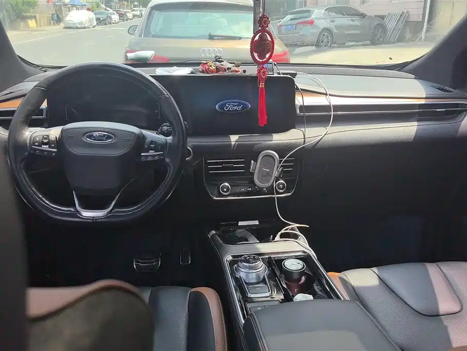 Ford Edge 2021 — фото 12