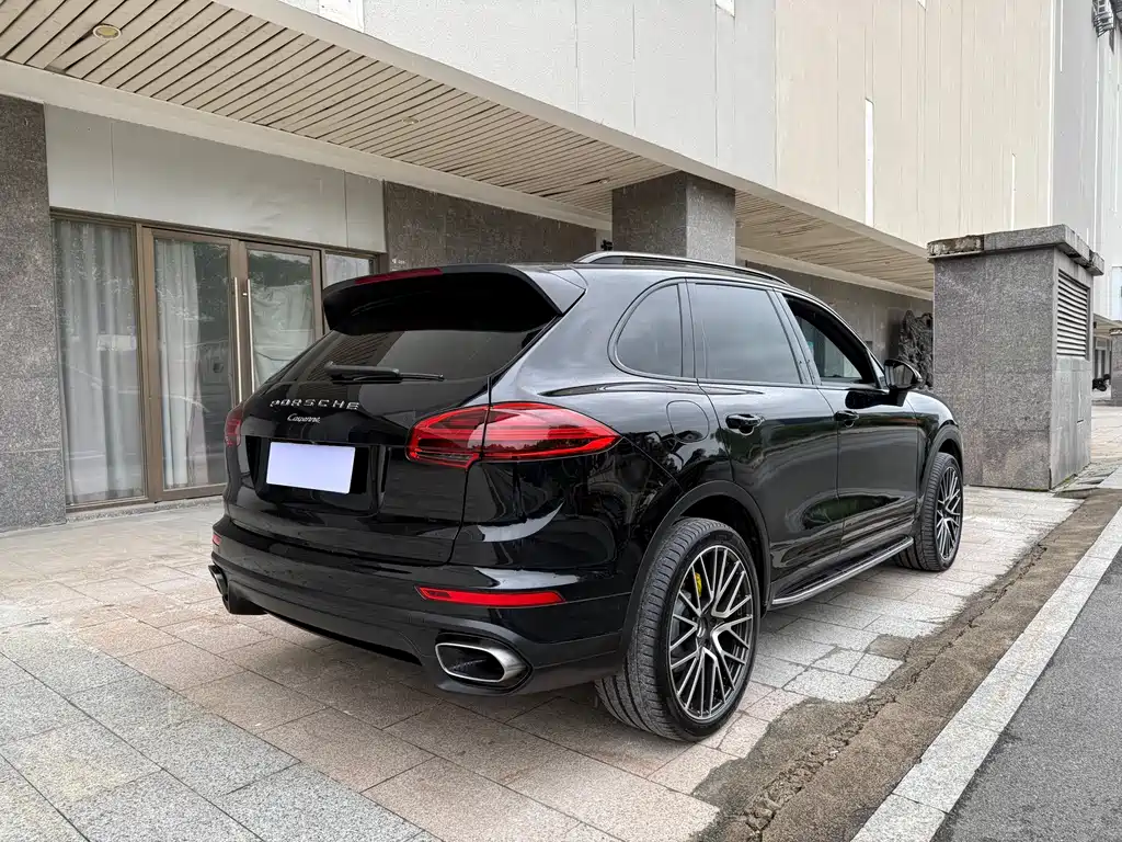 Porsche Cayenne 2017 — фото 8
