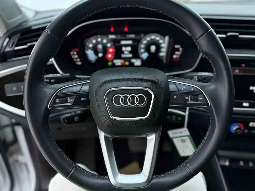Audi Q3 2022 — фото 9