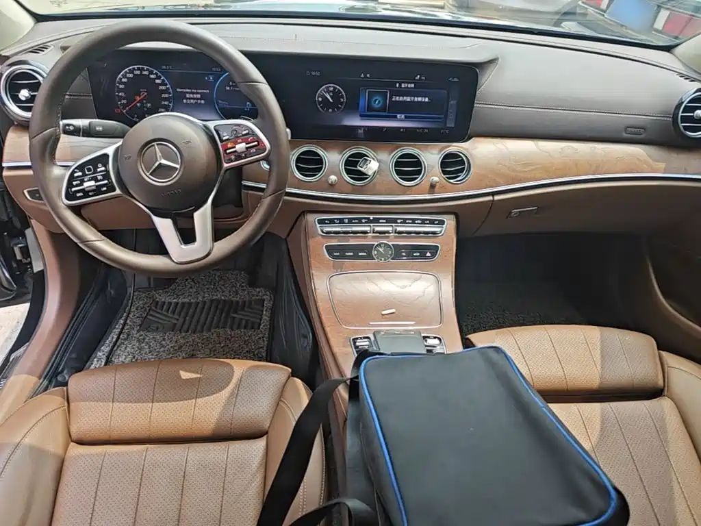 Mercedes-Benz E-Class 2019 — фото 10