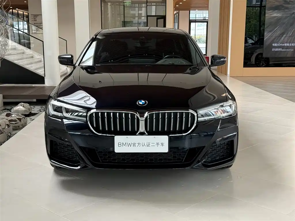 BMW 5 Series 2023 — фото 10