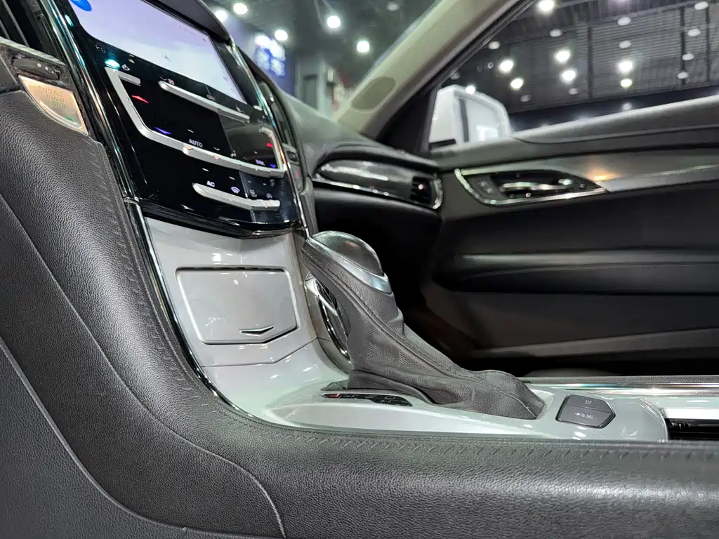Cadillac ATS-L 2015 — фото 17