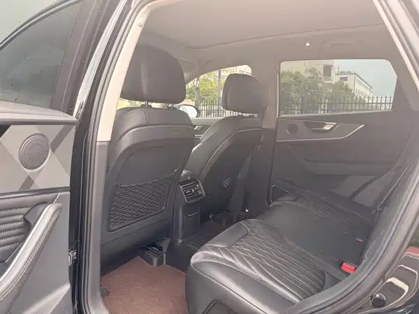 Hongqi HS5 2024