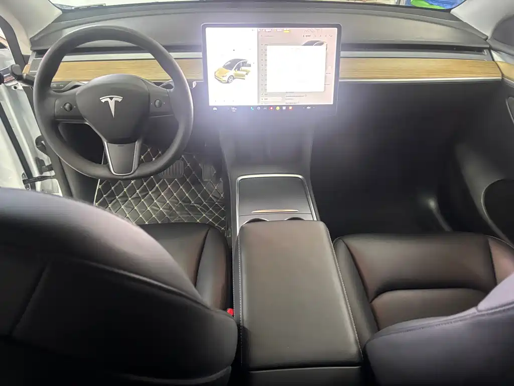 Tesla Model Y 2021 — фото 10