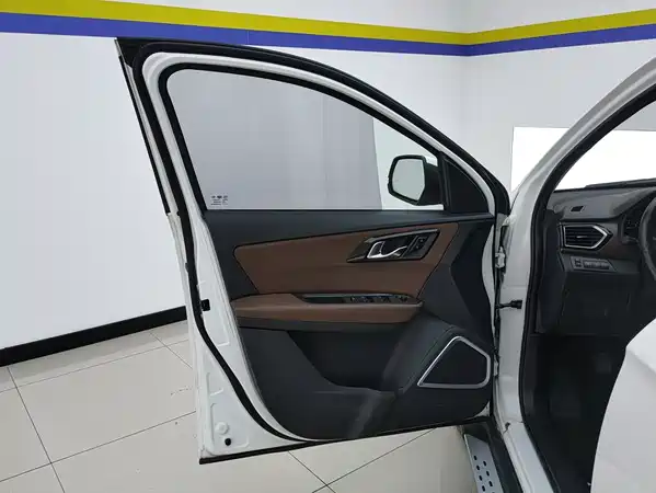 FAW Senya R7 2017