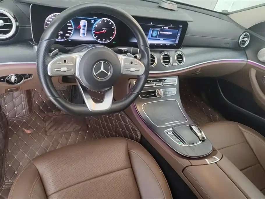 Mercedes-Benz E-Class 2018 — фото 12