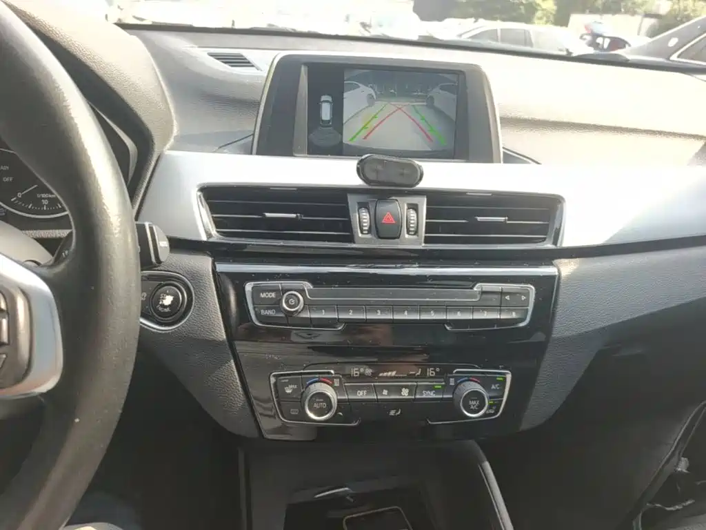 BMW X1 2018 — фото 13
