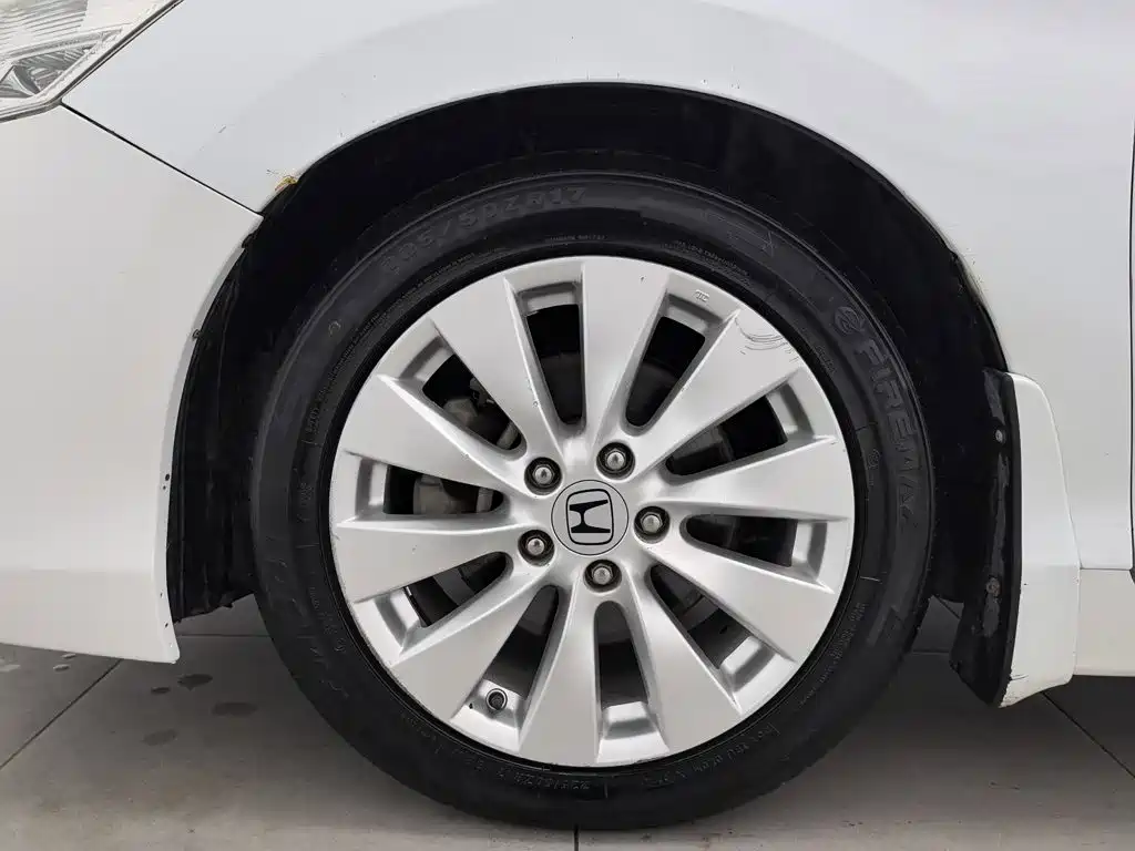 Honda Accord 2014 — фото 17