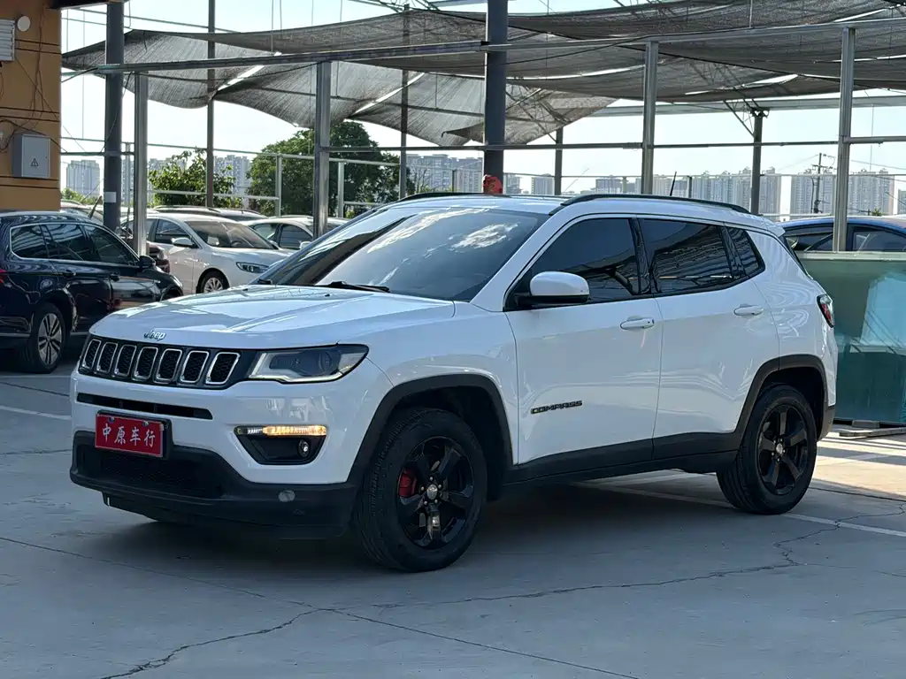 Jeep Compass 2017 — фото 1