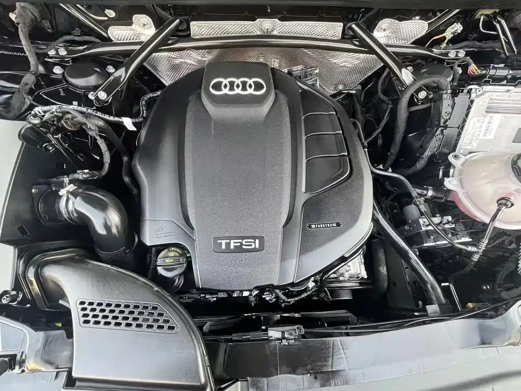 Audi Q5L 2023 — фото 11