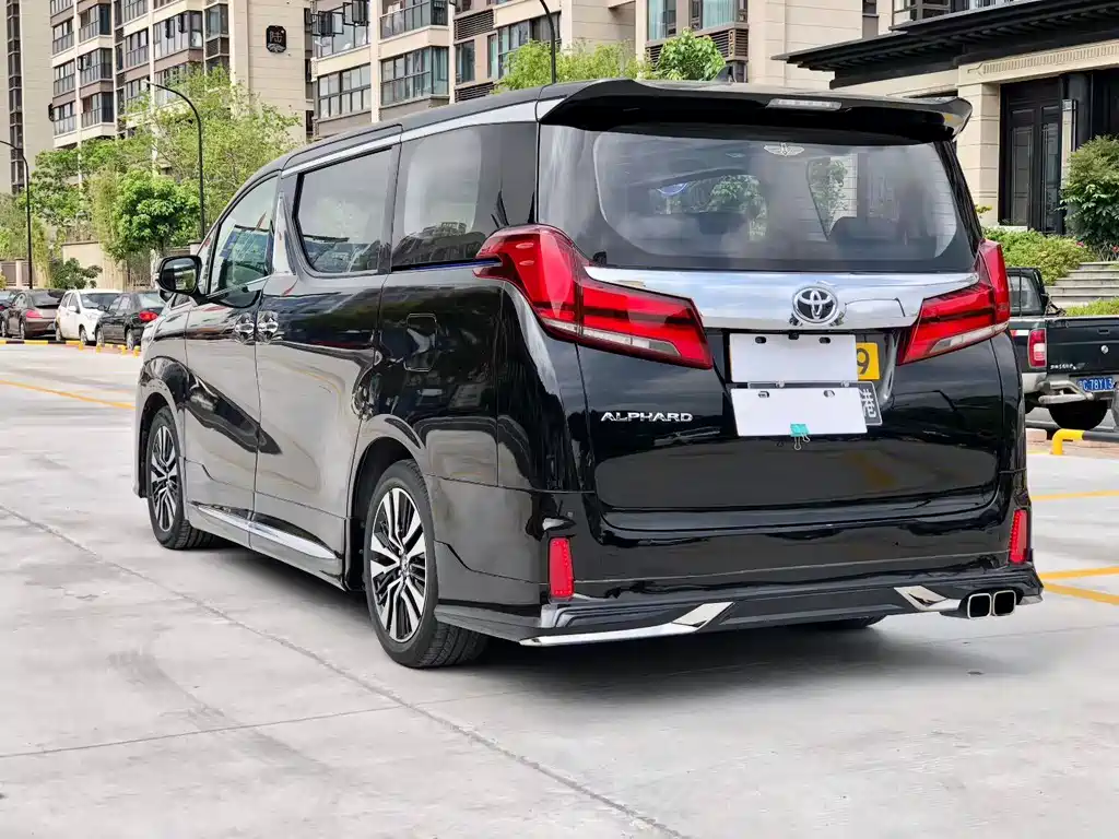 Toyota Alphard 2018 — фото 9