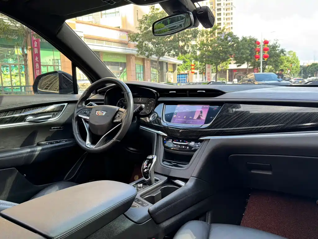 Cadillac XT6 2020 — фото 11