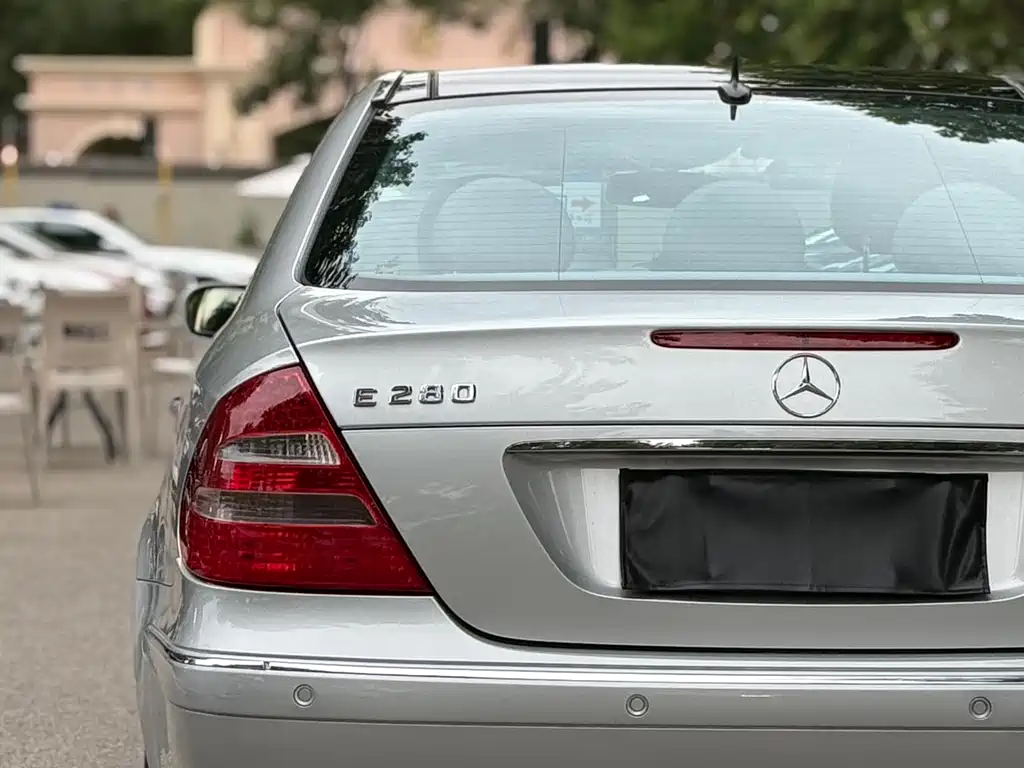 Mercedes-Benz E-Class 2006 — фото 17