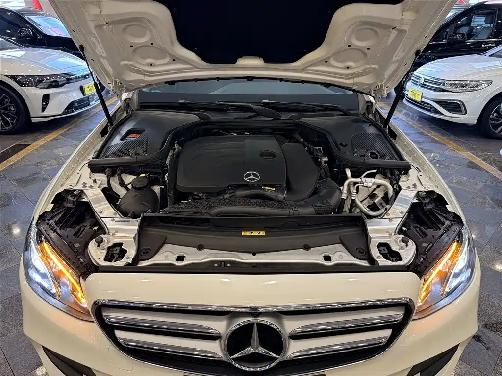 Mercedes-Benz E-Class 2019 — фото 31