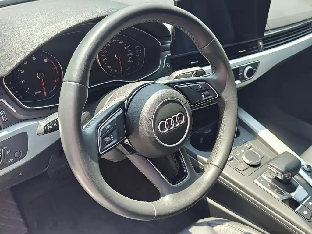 Audi A4L 2018 — фото 16