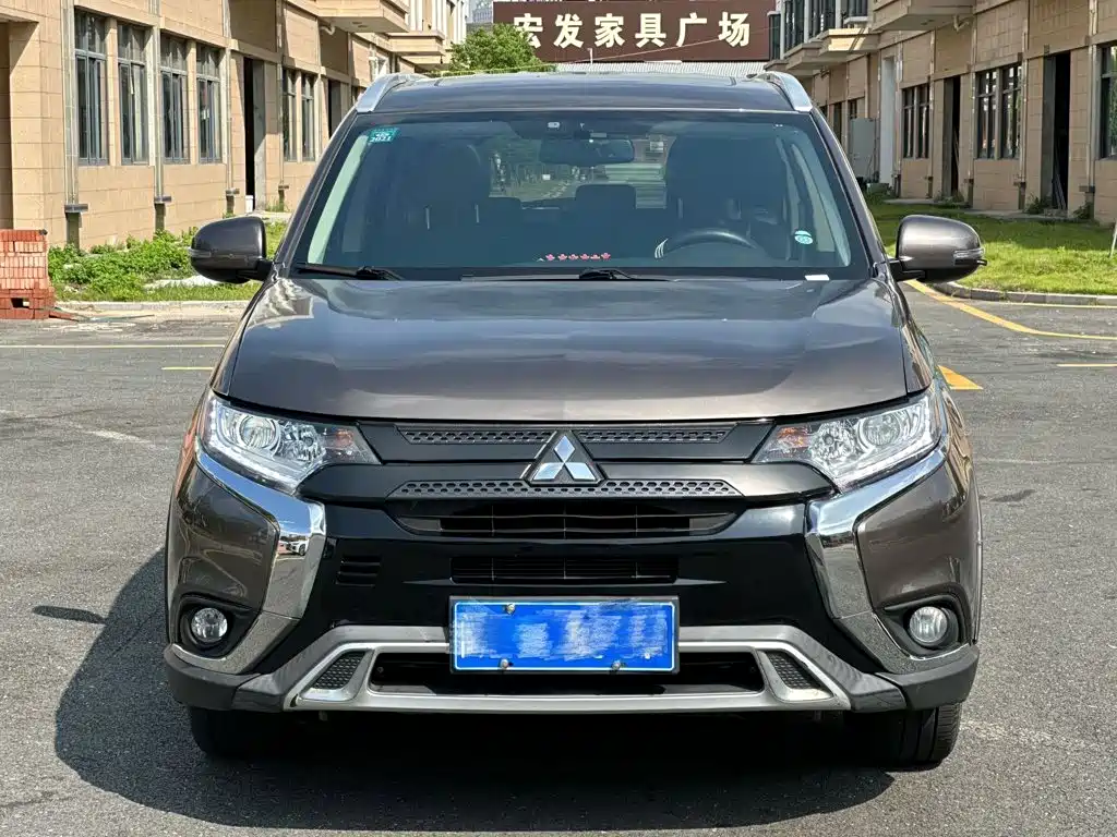 Mitsubishi Outlander 2019 — фото 4