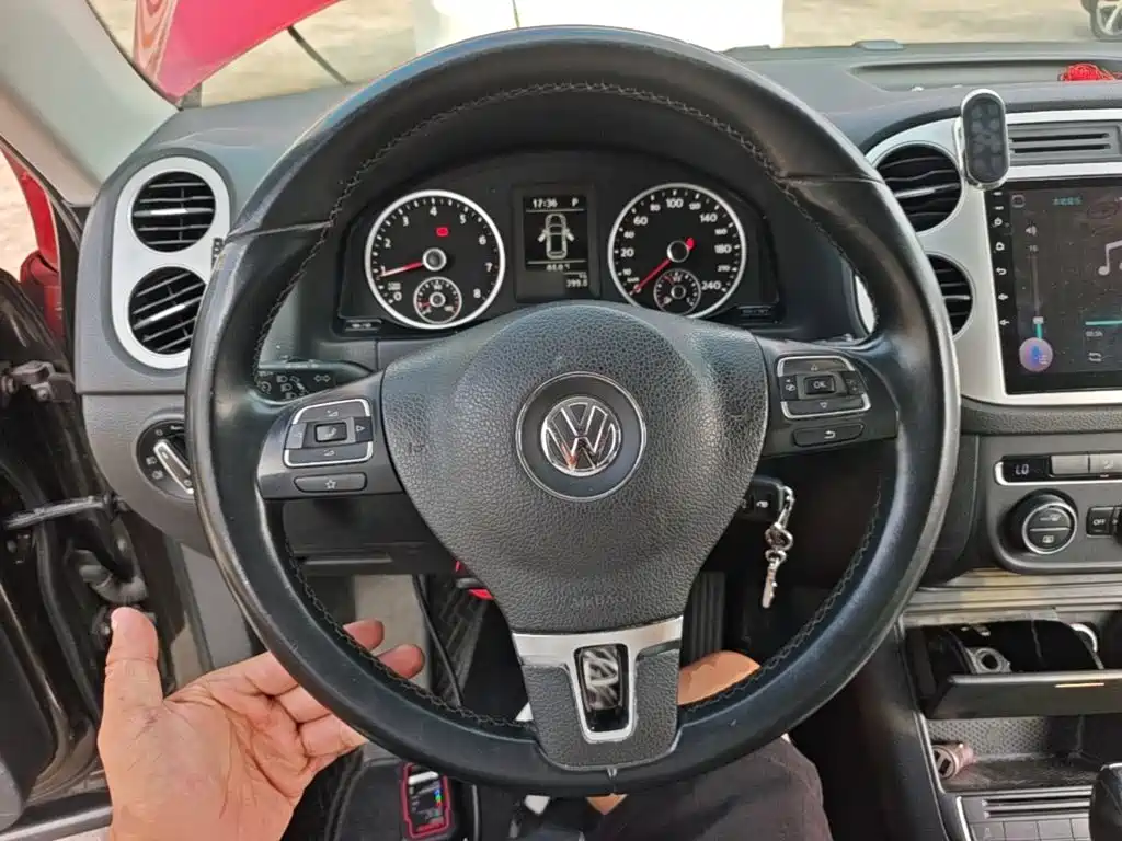 Volkswagen Tiguan 2016 — фото 11
