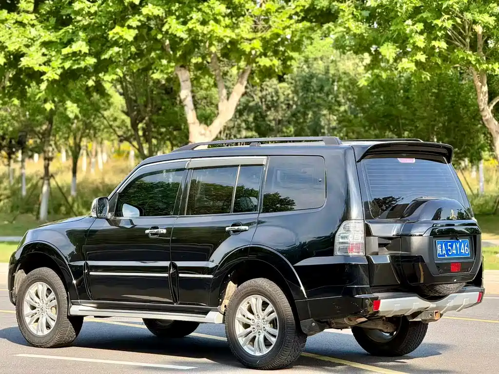 Mitsubishi Pajero 2019 — фото 7