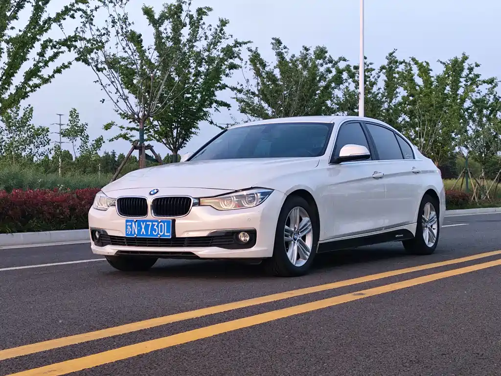 BMW 3 Series 2017 — фото 1